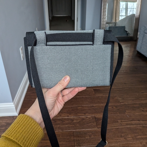 Rothy's The Belt Bag Grey Mist READ - Picture 8 of 9